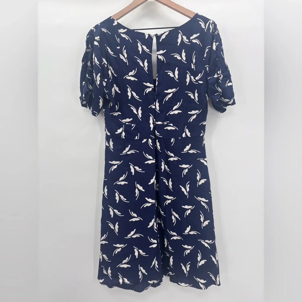 Maeve Anthopologie Fern Ruched Mini Dress in Navy and White Size 8 - Picture 4 of 7